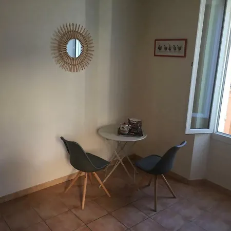 Studio Rue Gabriel Peri * Борм-ле-Мимоза
